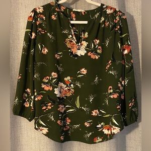 Fun 2 Fun green floral Top